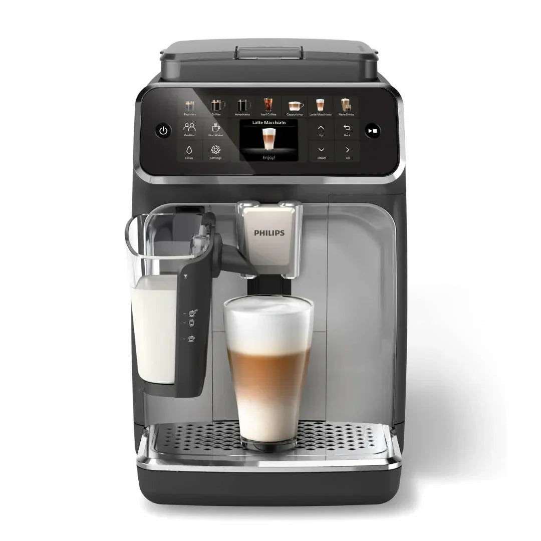 Machine espresso automatique Philips LatteGo — vue de face avec latte macchiato