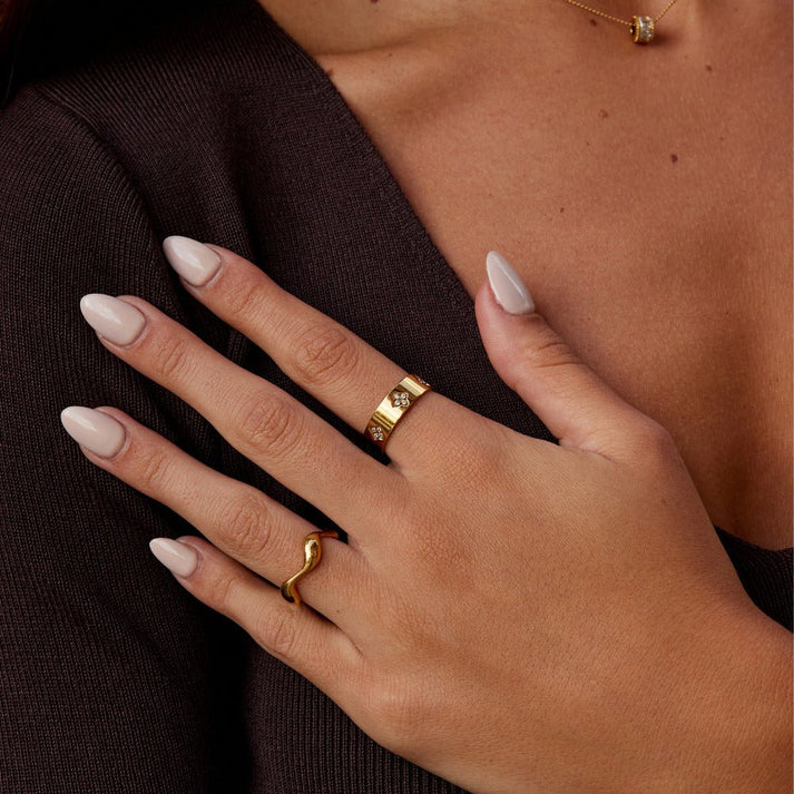 Clover Band Ring with Gold and Crystal